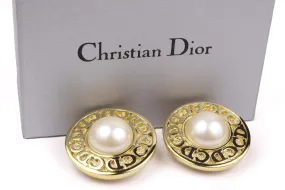 CHRISTIAN DIOR circular pearl logo earrings